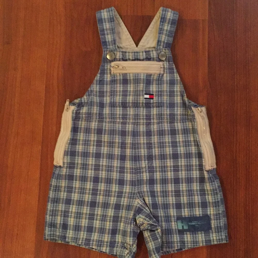 EUC TOMMY HILFIGER SZ 3-6 MONTH OVERALL.SUPER CUTE
